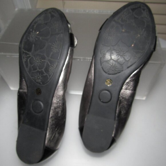 Liz & Co Cap-Toe Buckle Leather Ballet Flats Size 7.5M | Metallic Chic Feminine - Picture 7 of 8